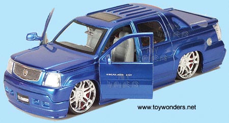 Jada Toys Dub City - Cadillac Escalade Ext w/ Lowenhart LT6 Rims