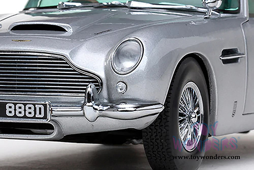 Sun Star European - Aston Martin DB5 Hard Top (1963, 1/18 scale diecast model car, Silver Grey) 1005SV