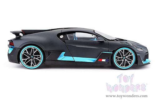 BBurago - Bugatti Divo Hardtop (1/18 scale diecast model car, Blue/Matte Black) 11045BU