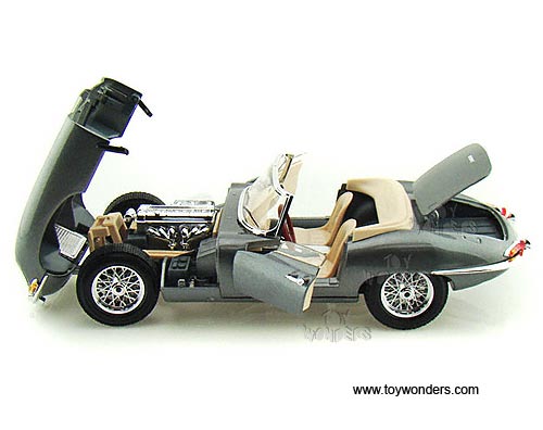 BBurago - Jaguar "E" Cabriolet Convertible (1961, 1/18 scale diecast model car, Grey) 12046GY