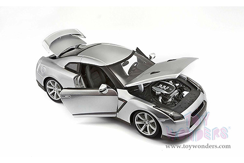 Bburago - Nissan GTR Hard Top (2009, 1/18 scale diecast model car, Silver) 12079SV
