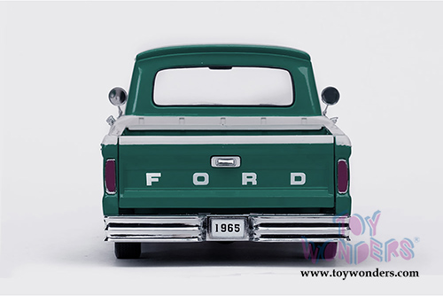 Sun Star USA - Ford F-100 Custom Cab Pickup (1965, 1/18 scale diecast model car, Wimbledon White/Holly Green) 1274GN