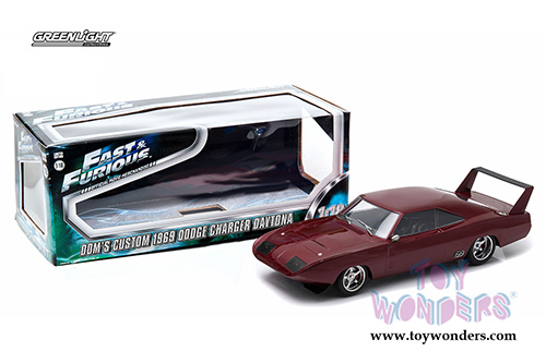 Greenlight Fast & Furious - Dom's Custom Dodge Charge Daytona Hard Top (1969, 1/18 scale diecast model car, Burgundy) 12800BB