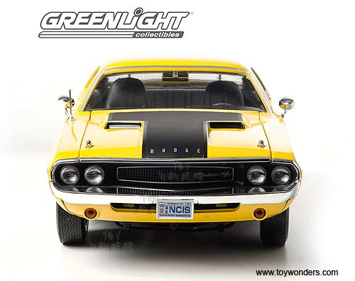 Amazon.com: 1970 Challenger R/T Yellow with Matt Black