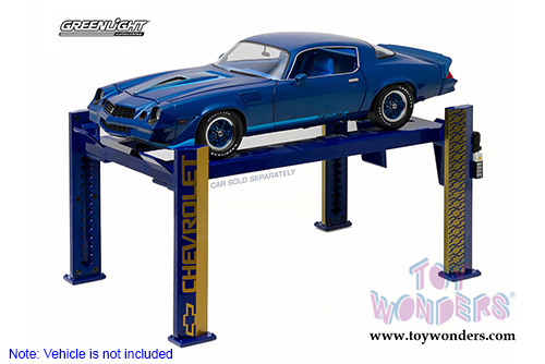 Greenlight  - Four Post Lift Chevrolet Edition (1/18 scale diecast model accessory, Blue/Gold) 12918