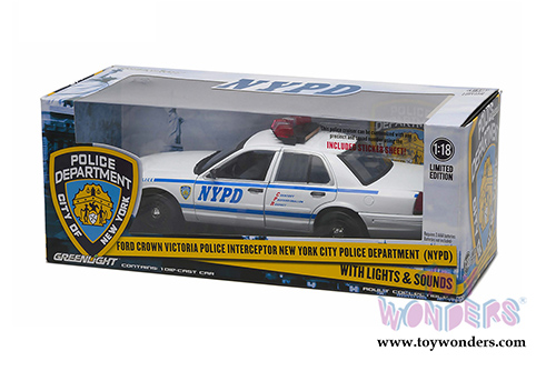 Greenlight - Ford Crown Victoria Police Interceptor NYPD (1/18 scale diecast model car, White/Blue) 12920