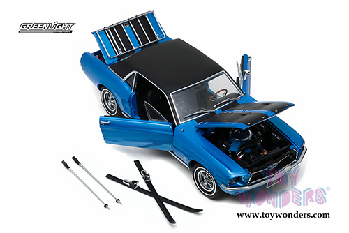 Greenlight - Ford Mustang Coupe with Ski Rack "Ski Country Special" Hard Top (1967, 1/18 scale diecast model car, Vail Blue w/Black Stripes) 12965