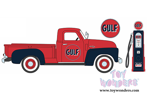 Greenlight - GMC 150 Pickup Truck Gulf Oil with Vintage Gas Pump (1950, 1/18 scale diecast model car, Red w/Dark Blue) 12984