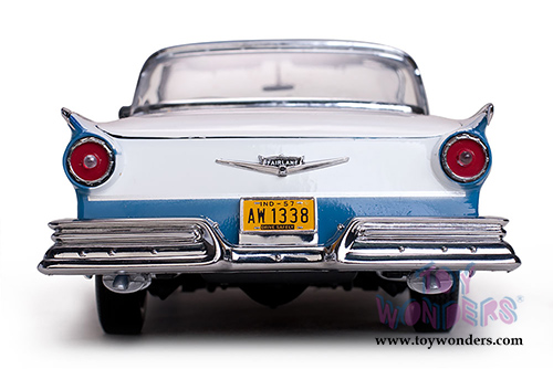 Sun Star USA - Ford Fairlane 500 Skyliner Convertible (1957, 1/18 scale diecast model car, Dresden Blue/Colonial White) 1338BU