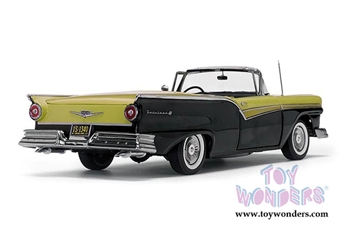 Sun Star USA - Ford Fairlane 500 Skyliner Convertible (1957, 1/18 scale diecast model car, Raven Black/Inca Gold) 1340