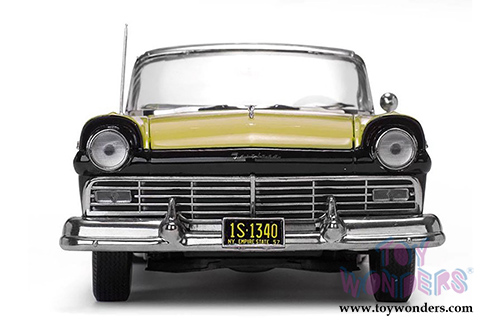 Sun Star USA - Ford Fairlane 500 Skyliner Convertible (1957, 1/18 scale diecast model car, Raven Black/Inca Gold) 1340