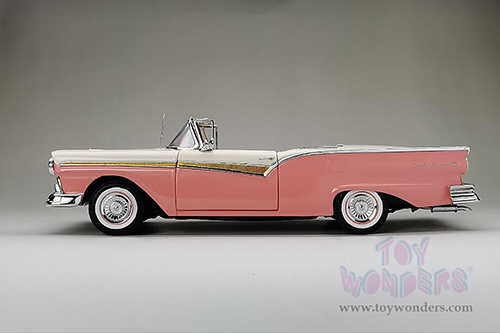 Sun Star - Ford Fairlane 500 Skyliner (1957, 1/18 scale diecast model car, Sunset Coral/Colonial White) 1344