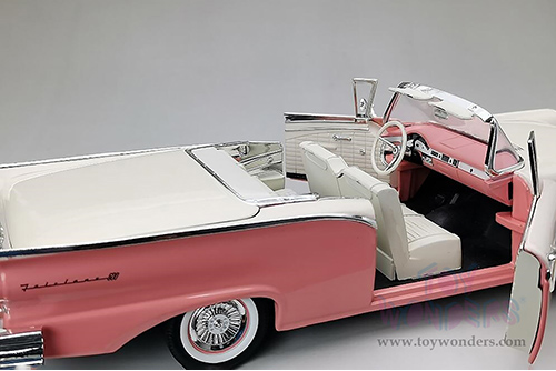 Sun Star - Ford Fairlane 500 Skyliner (1957, 1/18 scale diecast model car, Sunset Coral/Colonial White) 1344
