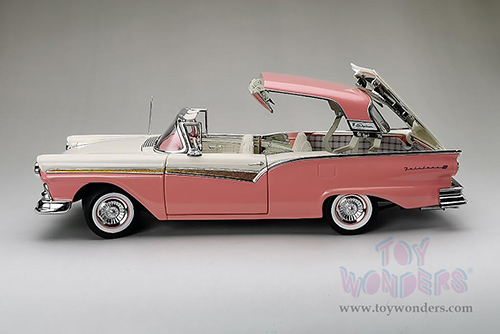 Sun Star - Ford Fairlane 500 Skyliner (1957, 1/18 scale diecast model car, Sunset Coral/Colonial White) 1344
