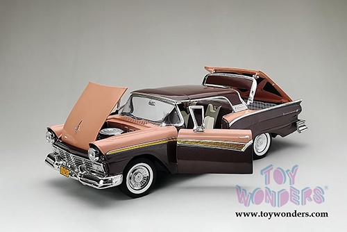 Sun Star - Ford Fairlane 500 Skyliner (1957, 1/18 scale diecast model car, Silver Mocha/Coral Sand) 1345