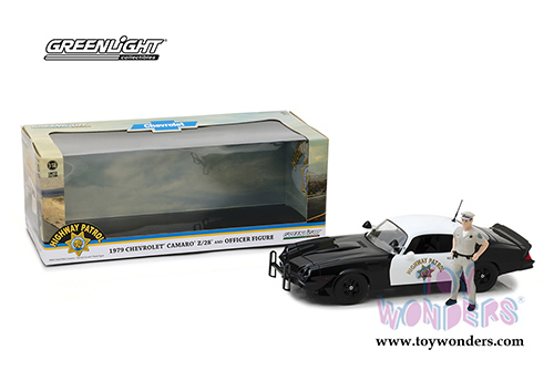 Greenlight - Chevrolet Camaro Z/28 California Highway Patrol Hardtop (CHP) with Police Officer Figurine (1979, 1/18 scale die cast model car, Black/White) 13506
