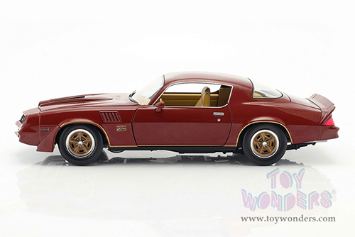 Greenlight  - Chevrolet&reg; Camaro Z/28&reg; Hardtop (1978, 1/18 scale diecast model car, Carmine Metallic with Two-Tone Gold Striping) 13604