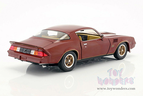 Greenlight  - Chevrolet&reg; Camaro Z/28&reg; Hardtop (1978, 1/18 scale diecast model car, Carmine Metallic with Two-Tone Gold Striping) 13604