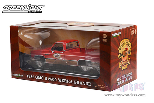 13612 Greenlight 1982 GMC K-2500 Sierra Grande diecast model car
