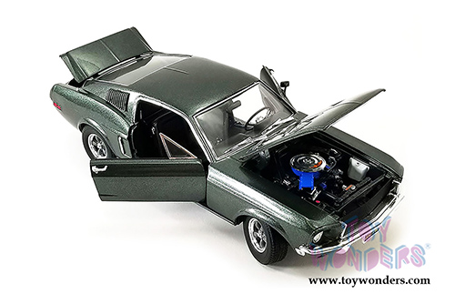 Greenlight - Ford Mustang GT Fastback Hardtop (1968, 1/18 scale diecast model car, Highland Green) 13615