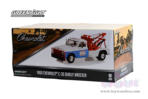 Greenlight - Chevrolet&reg; C-30 Dually Wrecker Tow Truck - Hazzard County Garage (1969, 1/18 scale diecast model car, White/Blue/Red) 13622