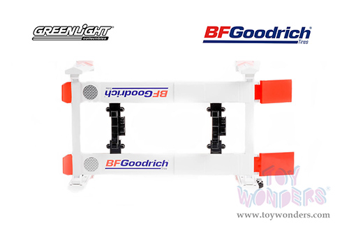 13629 Greenlight Adjustable Four-Post Lift diecast model car accessory
