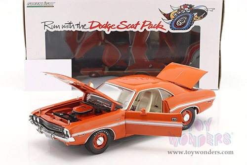 13630 Greenlight 1970 Dodge Challenger R/T Hardtop diecast model car