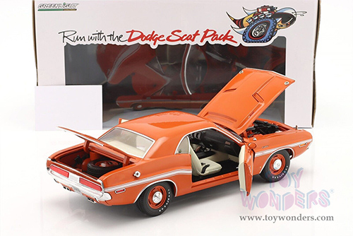 13630 Greenlight 1970 Dodge Challenger R/T Hardtop diecast model car