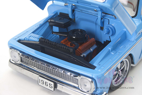 Sun Star - Chevrolet&reg; C-10 Styleside Pickup Lowrider (1965, 1/18 scale diecast model car, Blue) 1366