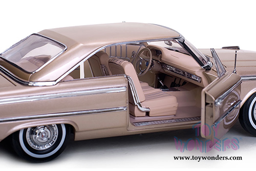 Sun Star USA - Ford Galaxie 500/XL Hardtop (1963, 1/18 scale diecast model car, Rose Beige) 1467