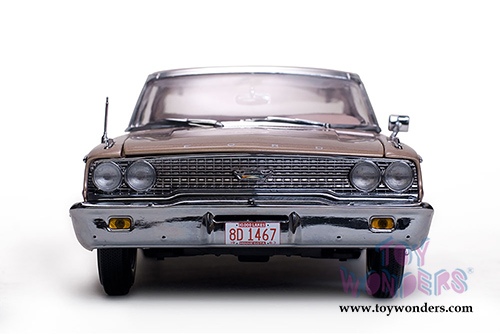 Sun Star USA - Ford Galaxie 500/XL Hardtop (1963, 1/18 scale diecast model car, Rose Beige) 1467