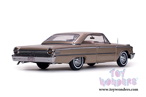 Sun Star USA - Ford Galaxie 500/XL Hardtop (1963, 1/18 scale diecast model car, Rose Beige) 1467