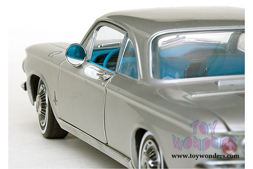 Sun Star - Chevrolet Corvair Coupe Hard Top (1963, 1/18 scale diecast model car, Satin Silver) 1486