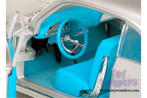 Sun Star - Chevrolet Corvair Coupe Hard Top (1963, 1/18 scale diecast model car, Satin Silver) 1486