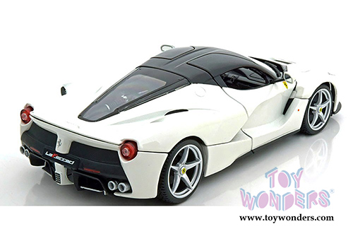 BBurago Ferrari Race & Play - LaFerrari Hard Top (1/18 scale diecast model car, White) 16001W