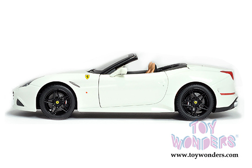 BBurago Signature Series - Ferrari California Open Top (1/18 scale diecast model car, White) 16904W