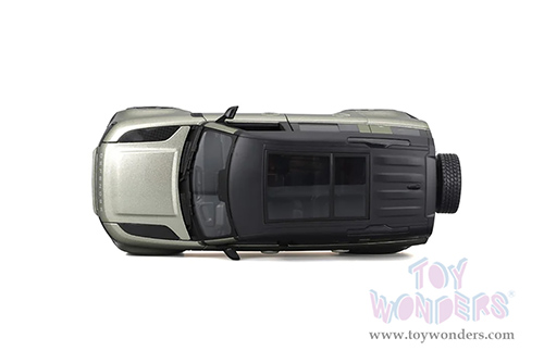 BBurago - Land Rover Defender 110 (2022, 1/24 scale diecast model car, Silver Green) 18-21101GN