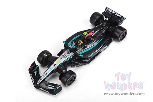 Bburago Formula Racing - Mercedes AMG Petronas F1 Team #44 Lewis Hamilton with Driver Formula One F1 W15 E Performance (2024) (1/43 scale diecast model car, Black) 18-38209/44