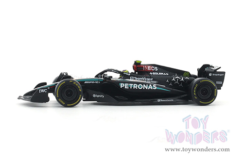 Bburago Formula Racing - Mercedes AMG Petronas F1 Team #44 Lewis Hamilton with Driver Formula One F1 W15 E Performance (2024) (1/43 scale diecast model car, Black) 18-38209/44