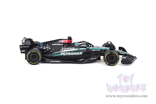 Bburago Formula Racing - Mercedes AMG Petronas F1 Team #63 George Russell with Driver Formula One F1 W15 E Performance (2024) (1/43 scale diecast model car, Black) 18-38209/63