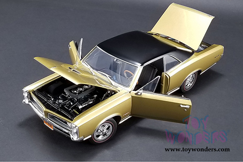 Acme - Pontiac Tiger Gold GTO Hardtop (1966, 1/18 scale diecast model car, Gold) 1801208