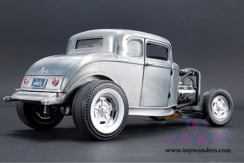 Acme -  Hammered Steel Ford 5 Window Hot Rod Coupe (1932, 1/18 scale diecast model car, Steel) 1805013