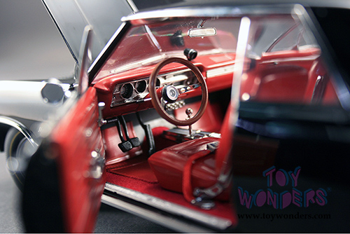 Acme - Chevrolet&reg; Chevelle&reg; Z16 (Malibu SS 396) Hardtop (1965, 1/18 scale diecast model car, Black)  1805301