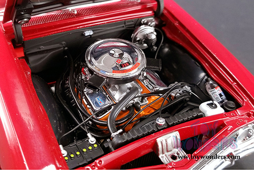 Acme - Chevrolet&reg; Chevelle&reg; Z16 (Malibu SS 396) Convertible (1965, 1/18 scale diecast model car, Red)  1805306