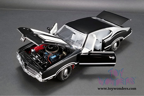 Acme - Oldsmobile&reg; 442 W-30 Hardtop (1970, 1/18 scale diecast model car, Ebony Black) 1805609
