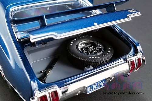 Acme - Oldsmobile&reg; 442 W-30 Hardtop (1970, 1/18 scale diecast model car, Twilight Blue) 1805611