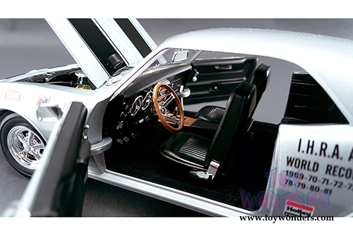 Acme - Quick Silver Chevy Camaro Z28 Hardtop (1968, 1/18 scale diecast model car, Silver) 1805702