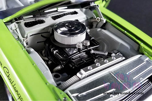 Acme | Sam Posey #77 Dodge Challenger Trans Am (1970, 1/18 scale diecast model car, Green) 1806001