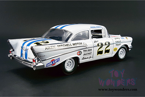 Acme - Fireball Roberts #22 Chevrolet&reg; Bel Air&reg; Hardtop (1957, 1/18 scale diecast model car, White) 1807002
