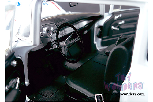 Acme - Fireball Roberts #22 Chevrolet&reg; Bel Air&reg; Hardtop (1957, 1/18 scale diecast model car, White) 1807002